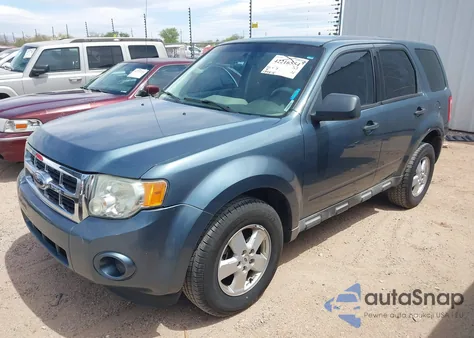 2010 Ford Escape Xls z USA, uszkodzony, nr VIN 1FMCU0C75AKA02502